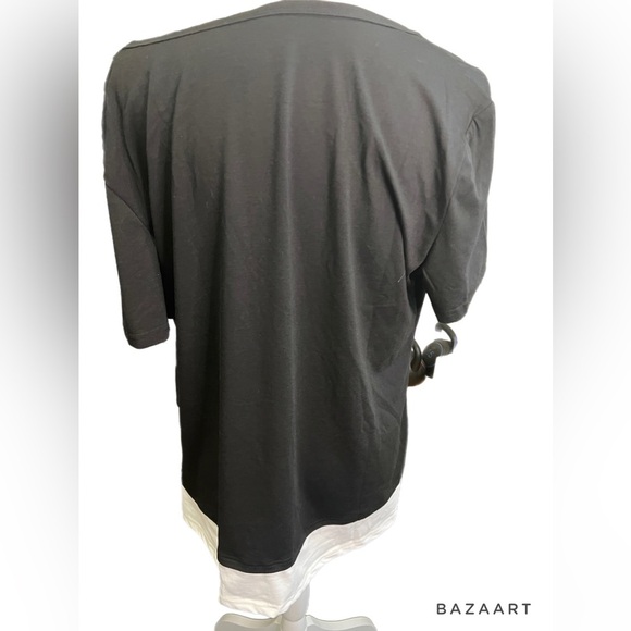 🔥🔥Black And White Womens Top 2XL NWOT With Decorative Buttons - Picture 4 of 4